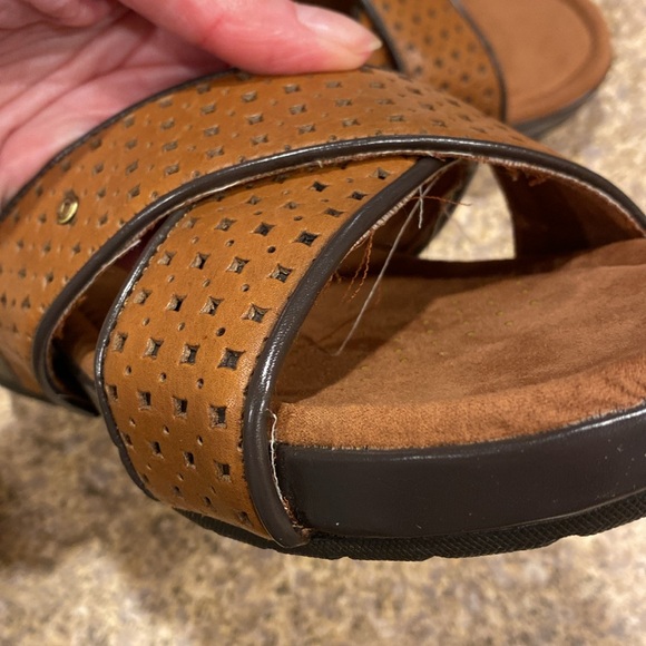 Rockport AdiPrene by Adidas Brown Sandals 7.5 With FLAWS Loose Threads etc. - Picture 11 of 17